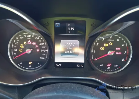 2016 Mercedes-Benz C 300 4Matic z USA, uszkodzony, nr VIN 55SWF4KB3GU112767